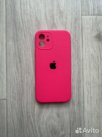 Чехлы на iPhone 12