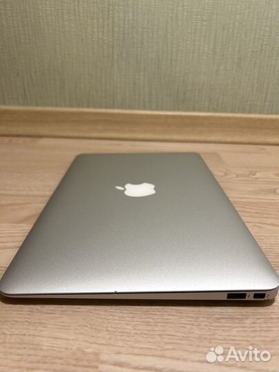 Apple MacBook Air 11 2011