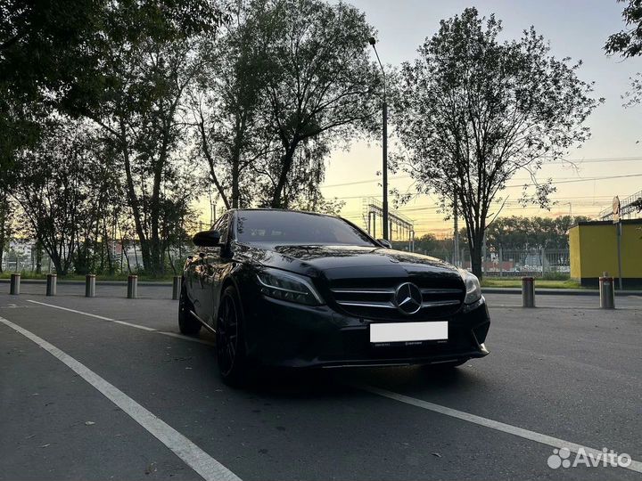 Аренда Mercedes-Benz C180 прокат посуточно