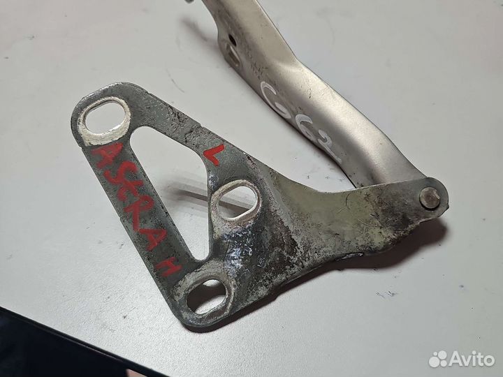 Петля капота передняя левая opel astra H