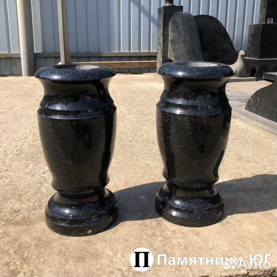 Вазы из гранита