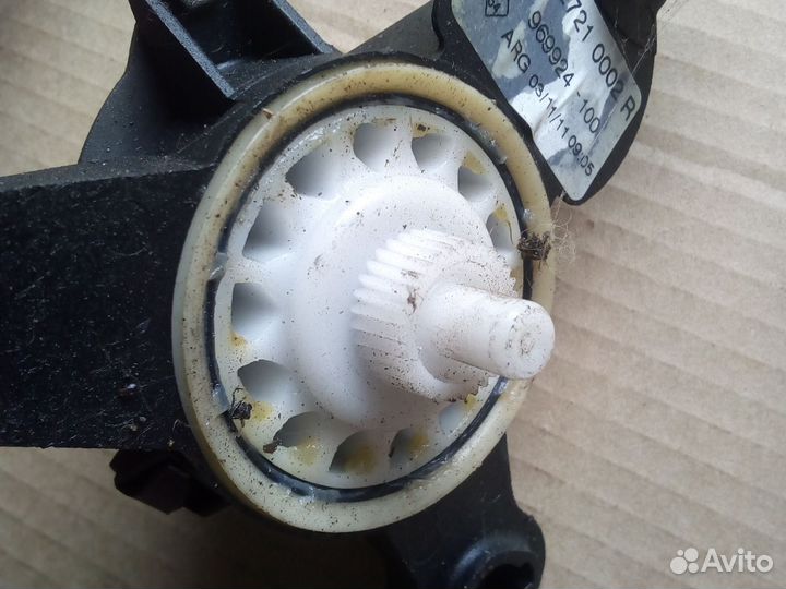 Рено Флюенс Меган3 - Механизм ст.подьемника задн