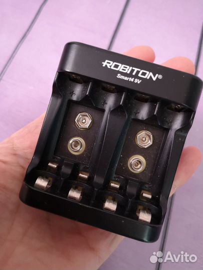 Зарядное устройство robiton Smart4 9V