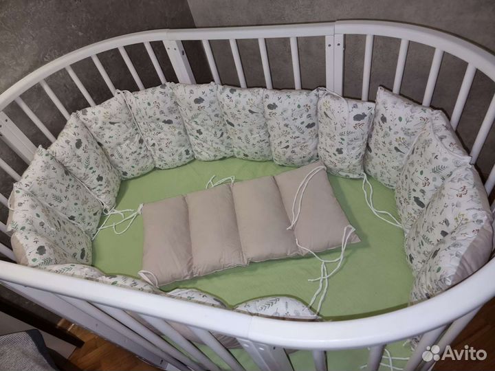 Бортики б/у в детскую круглую/овальную кроватку