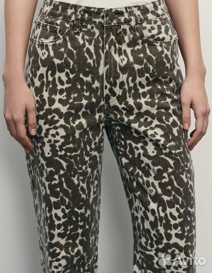 Джинсы с леопардовым узором