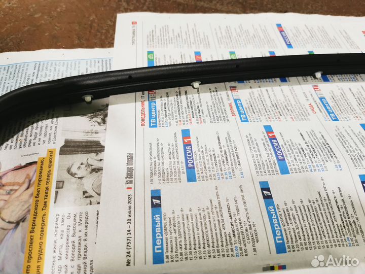 Уплотнитель водительской двери Хонда Аккорд 8 viii