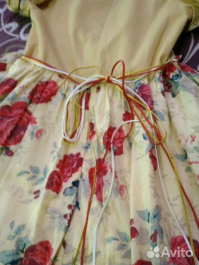 Платье праздничное