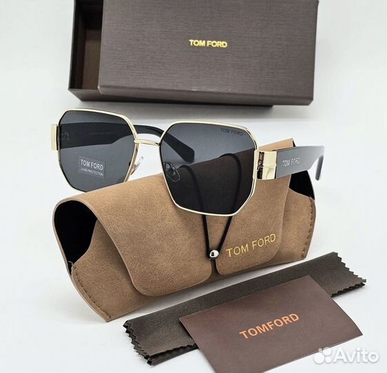 Солнцезащитные очки Tom Ford