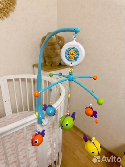 Музыкальный мобиль / пакет детских игрушек