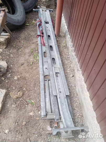 На полуприцеп продается тент