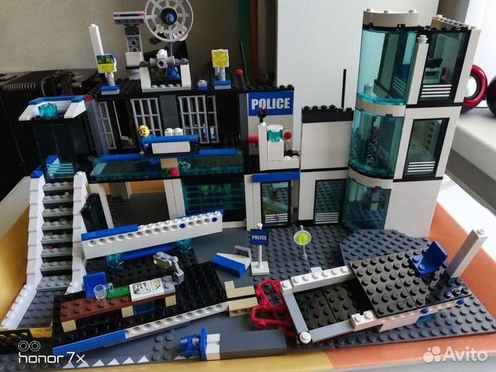 Lego City полицейский участок