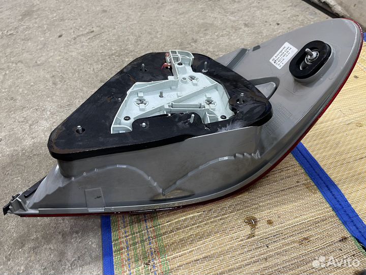 Задний левый фонарь Mercedes 211 рестайлинг