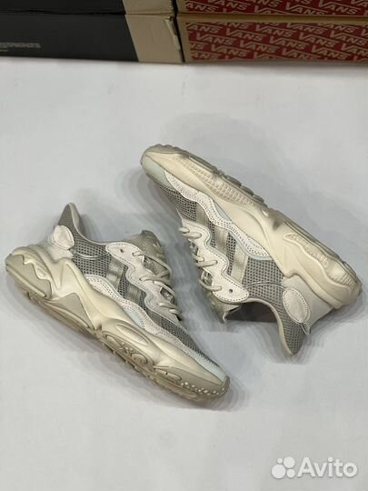 Кроссовки Adidas ozweego