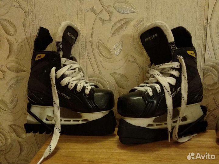 Хоккейные коньки bauer S140 YTH 10