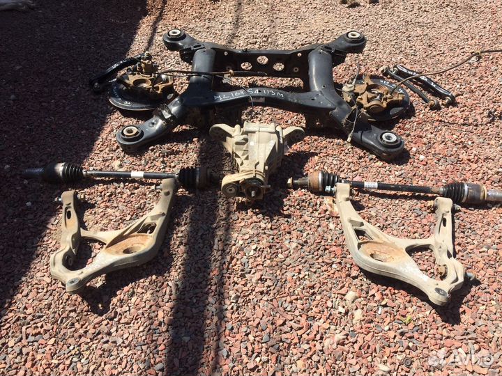 Задний подрамника Мерседес мл 164 5.0 w164