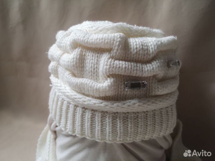 Вязаный комплект шапка и шарф