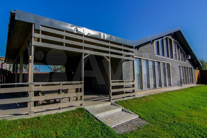 Коттедж 180 м² на участке 10 сот.