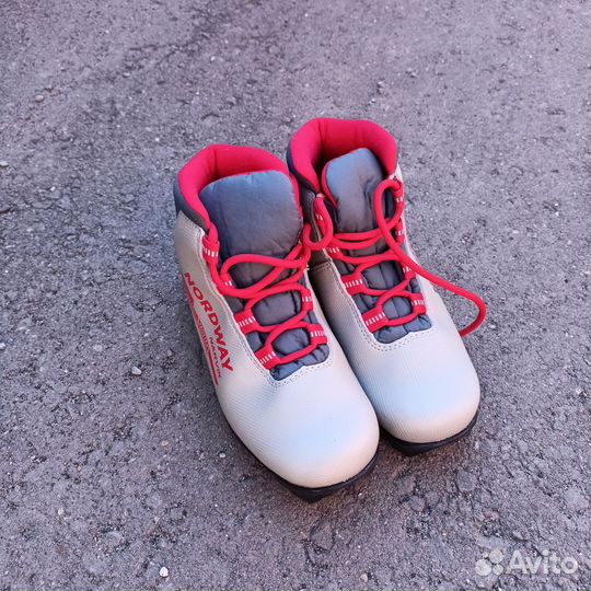 Ботинки лыжные 34