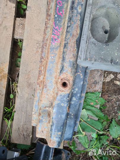 Усилитель заднего бампера Ford Mondeo 3 2007