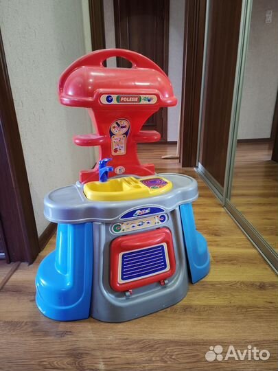 Детские игрушки кухня