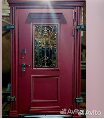 Дверь металлическая с индивидуальным дизайном