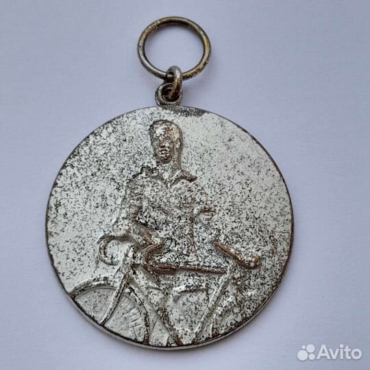 Старинная медалька велосипедный спорт велосипед