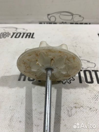 Кронштейн запасного колеса Toyota Corolla 150 1ZR