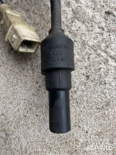 Датчик коленвала Volvo 850