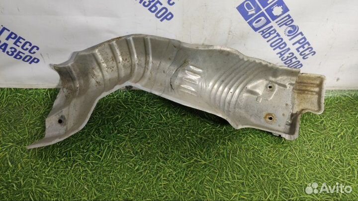 Тепловой экран Nissan Tiida хэтчбек 1.6 HR16 2008