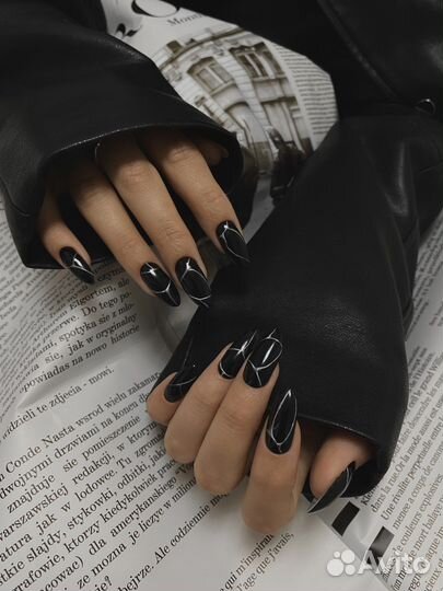 Услуги маникюра и педикюра