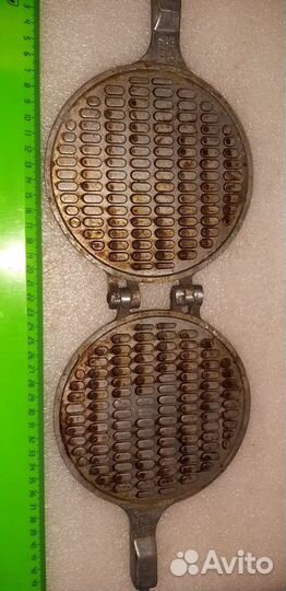 Петушки. зверьки.Леденцы на палочке.Форма.Орешки