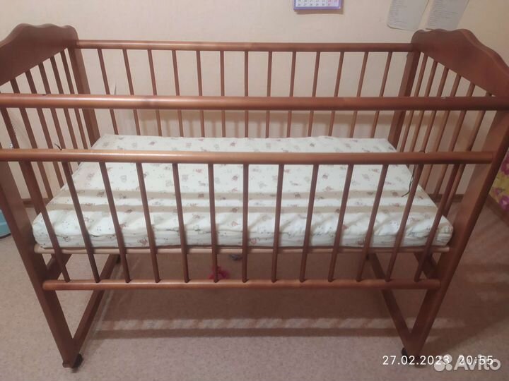 Детская кроватка