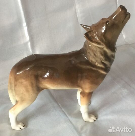 Скульптура Волк лфз (фарфор)