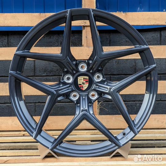 Кованые диски GT Forged R22 на Porsche Cayenne