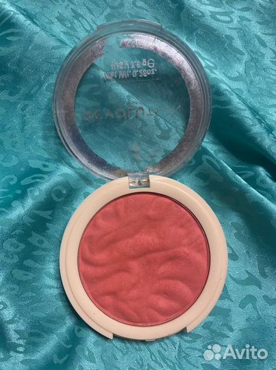 Тени, пудра, тон, помада YSL Fenty, тушь