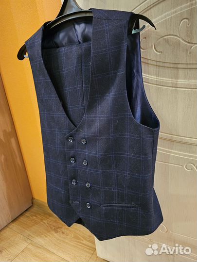 Мужской костюм тройка