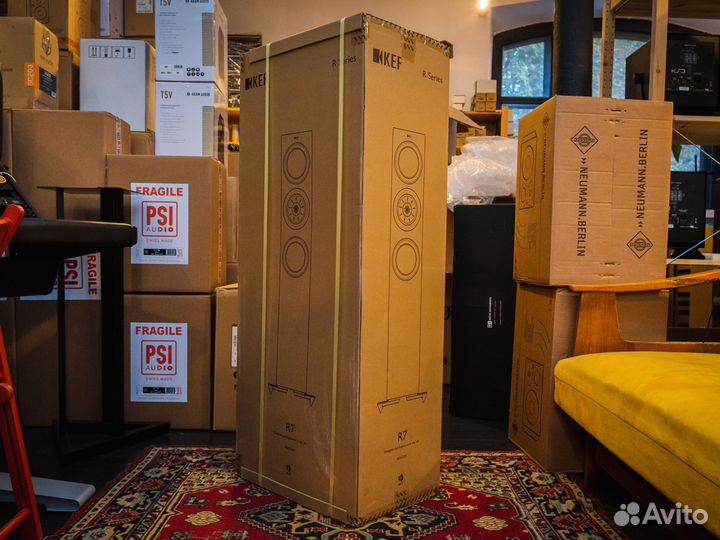 KEF R7 Black, штука в Наличии