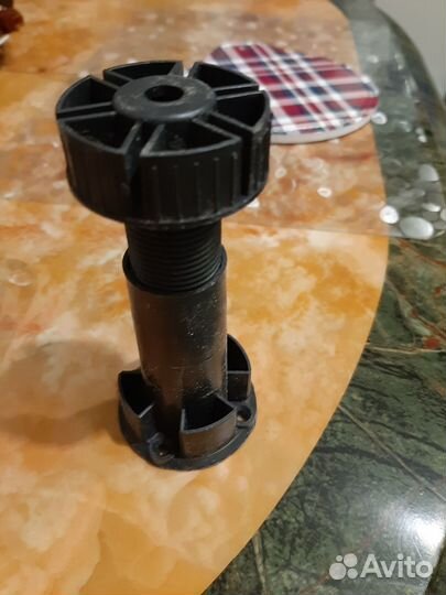 Ножки для мебели. В наличии 4 шт. 10см