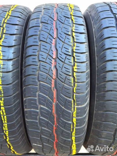 Bridgestone Dueler H/T 687 215/70 R16 99H