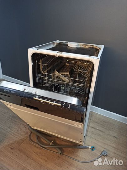 Посудомоечная машина Electrolux ESL45010