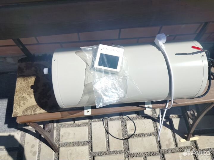 Бойлер для автодома 10 литров 12-220v с дисплеем