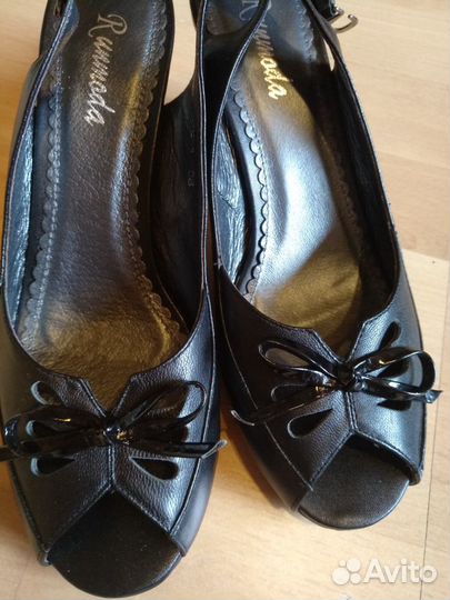 Кожаные босоножки женские чёрные 37-38