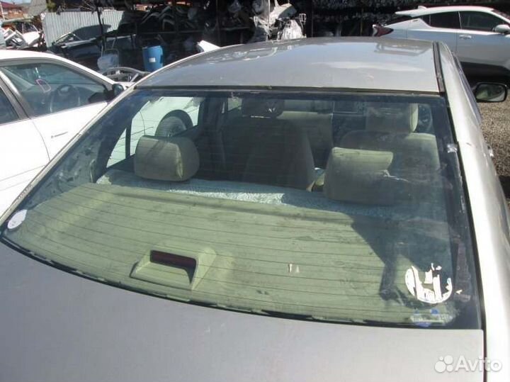 Стекло заднее Toyota Corolla NZE121 1NZ-FE 2002/5