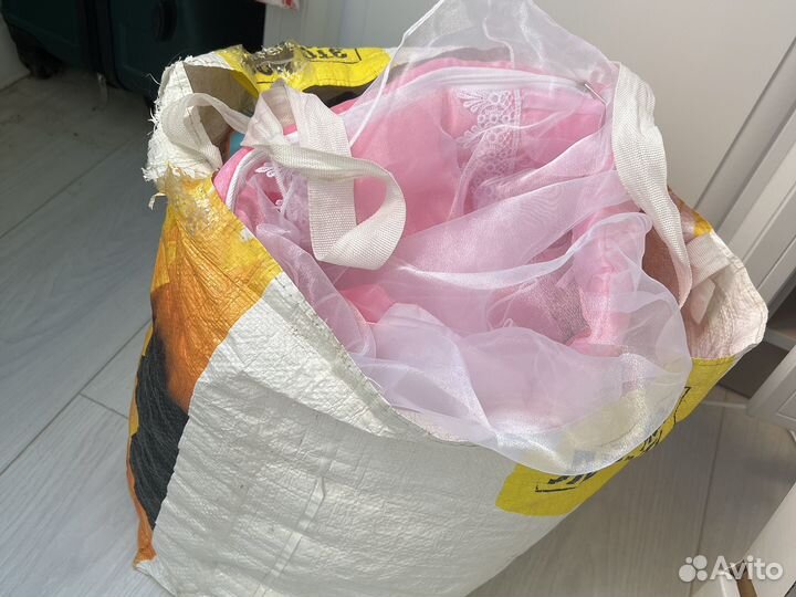 Пакет с детскими вещами