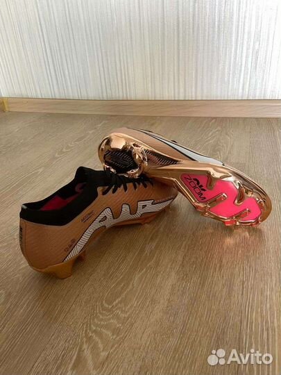 Футбольные бутсы, 43 размер