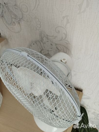 Вентилятор настольный поворотный