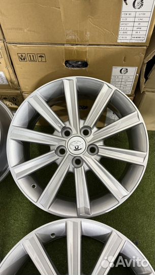 Camry v50 R17 Оригинал