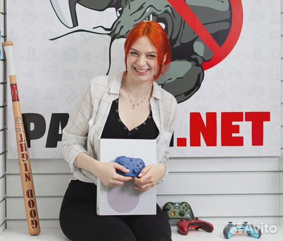 Xbox One S Custom - обменяем на любую вашу консоль