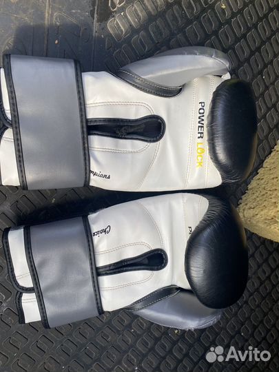 Боксерские перчатки 14 oz everlast бу