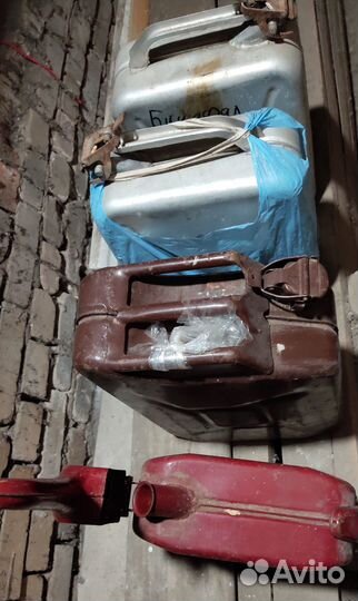 Канистра под бензин